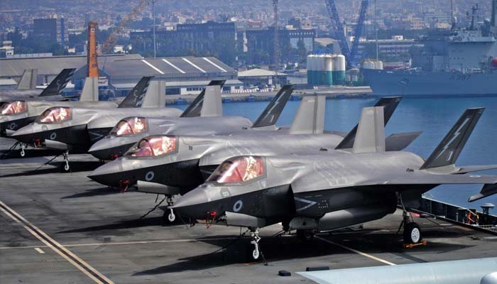 US sends warship and fighter jets to UAE after attacks in Yemen