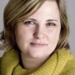 Investigative journalist leaves Russia over death threats