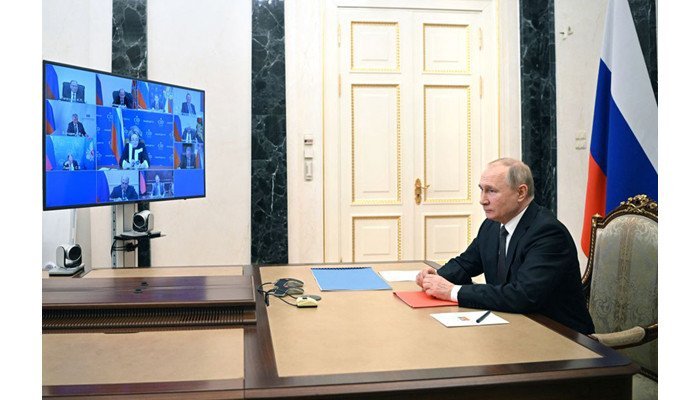 Putin launches nuclear exercises as US says Russia is ready to invade Ukraine