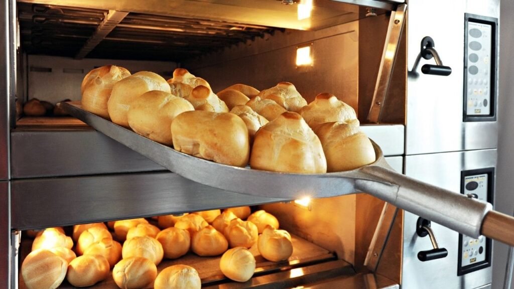 Which Type of Commercial-Grade Oven Suits Your Bakery Needs?