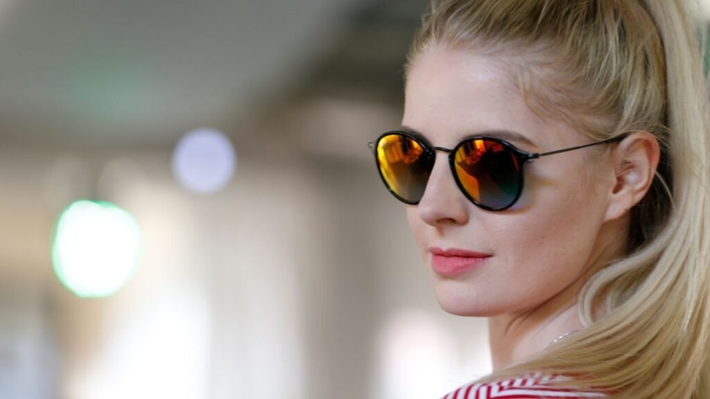 The importance of wearing sunglasses: 4 good reasons
