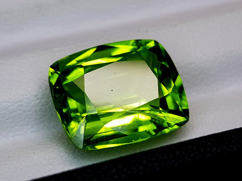 peridot gemstone