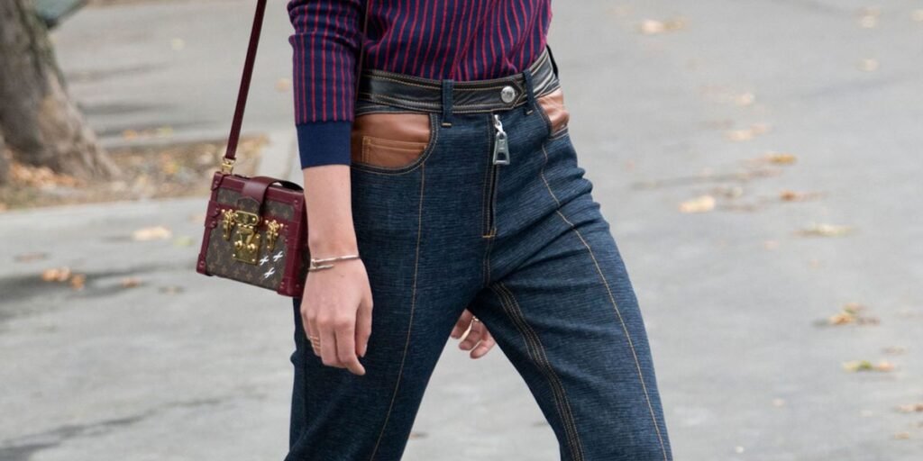 High-Waist Jeans