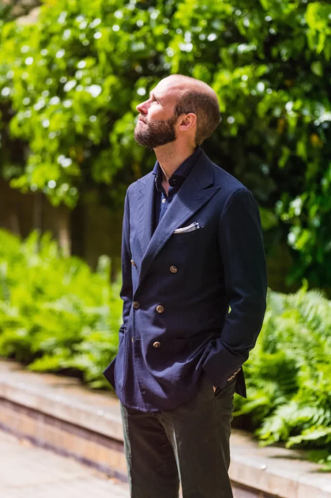 cWhy the Hopsack Suit is the Best Choice for Travelling